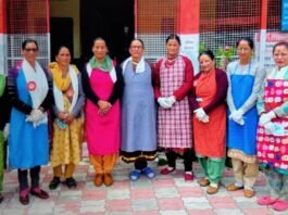 लाहौल-स्पीति में चुनावी ड्यूटी पर खाना बनाने का विरोध, मिड डे मील व आंगनबाड़ी वर्कर्स ने उठाए सुरक्षा सवाल
