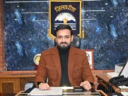जिला कुल्लू में दूसरे चरण में 85 पंचायतों में होगा मतदान:उपायुक्त अनुराग चंद्र शर्मा।