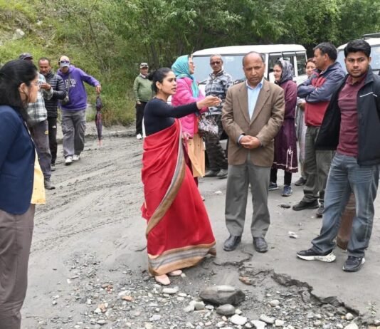 जोबरंग पुल समस्या के समाधान के लिए प्रशासन सक्रिय, किसानों की सुविधा हेतु तत्काल कदम उठाने के निर्देश: